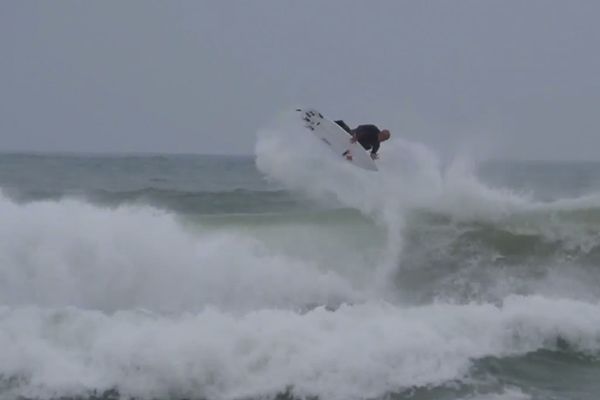 kelly slater surfing 540
